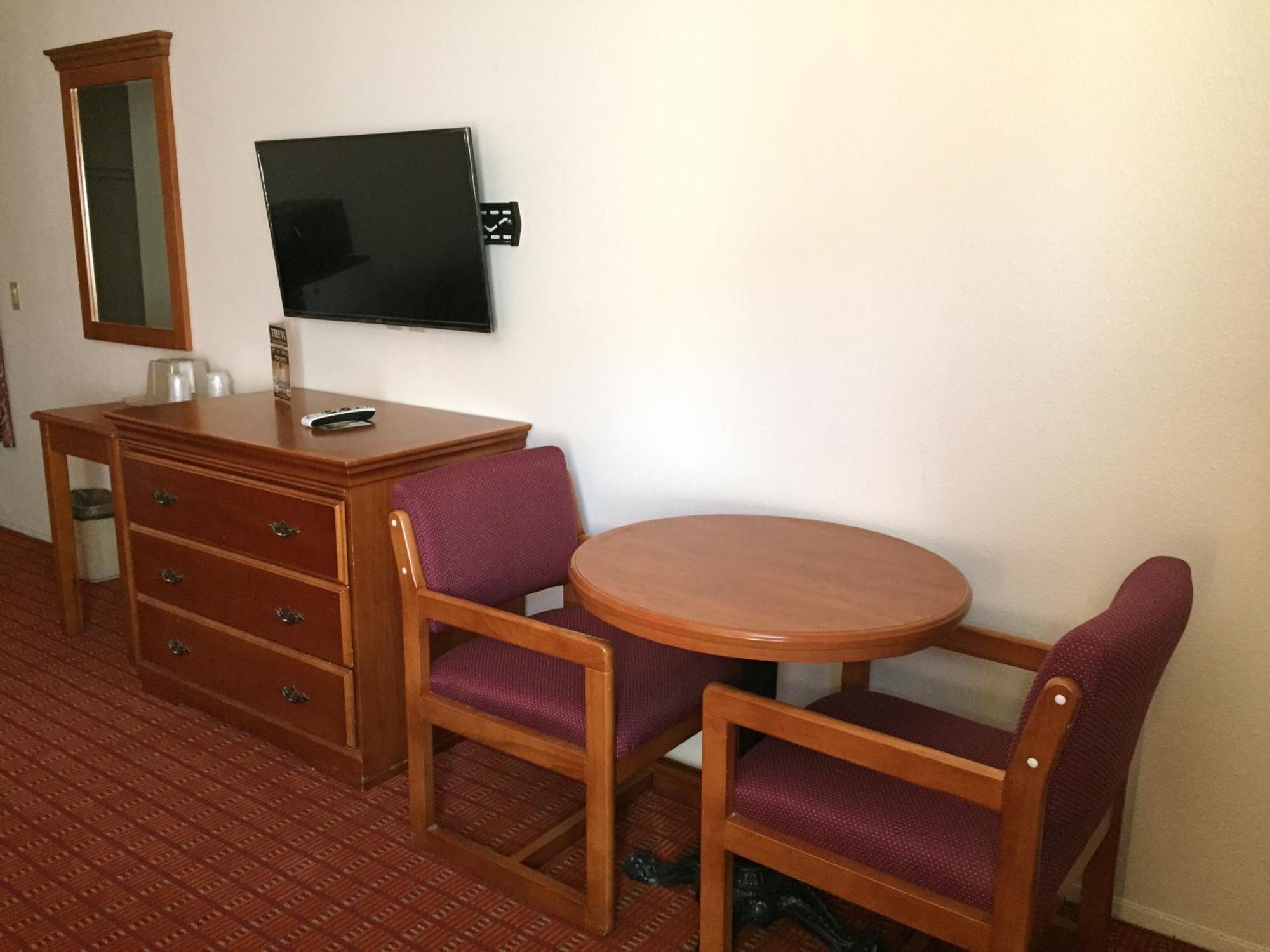 Deluxe Queen Room with Two Queen Beds