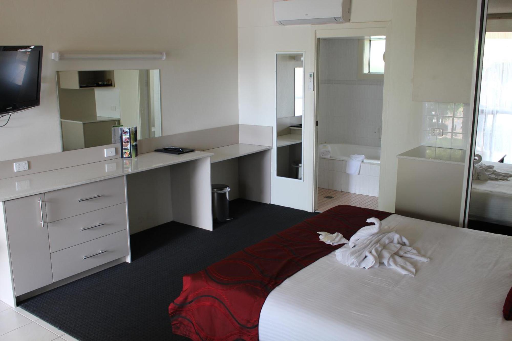 King Room with Spa Bath