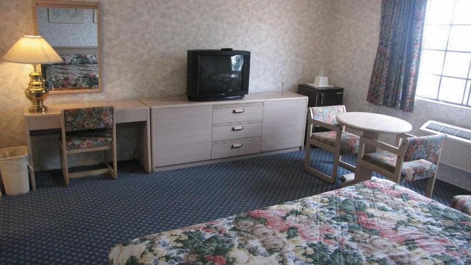 Deluxe King Room with Two King Beds