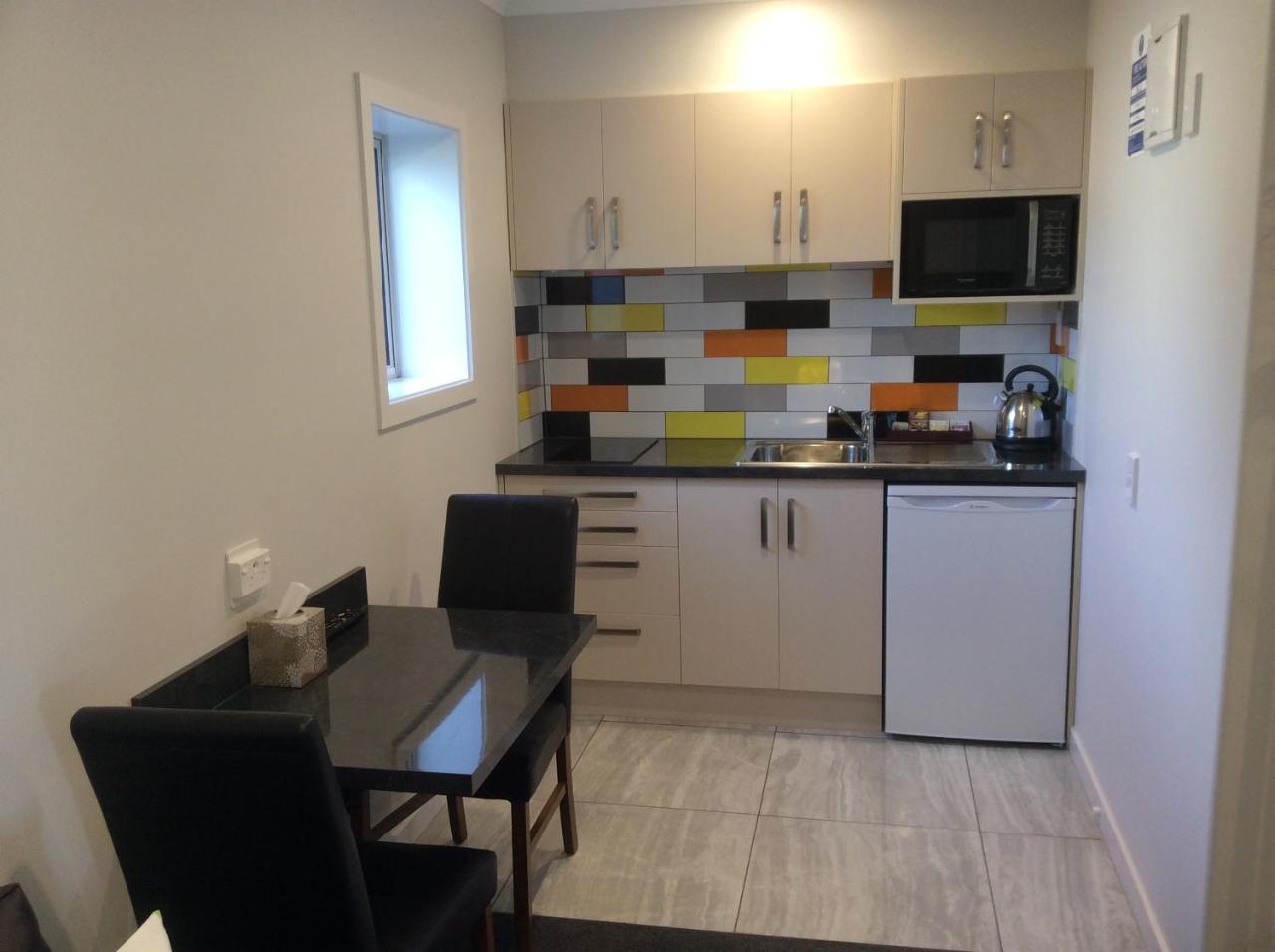 Studio,725564008:JPEG