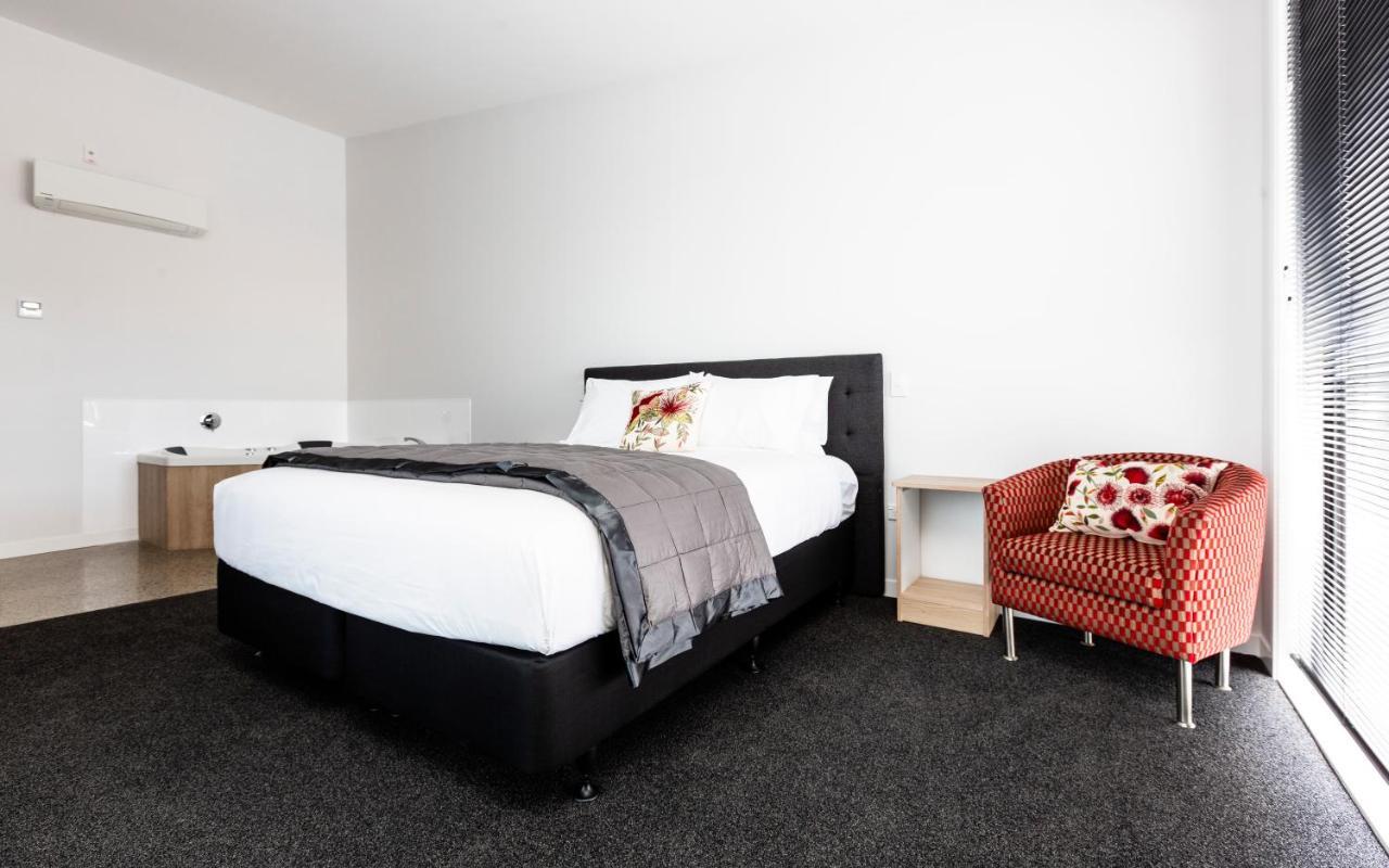 Deluxe Suite with Spa Bath,725991844:JPEG