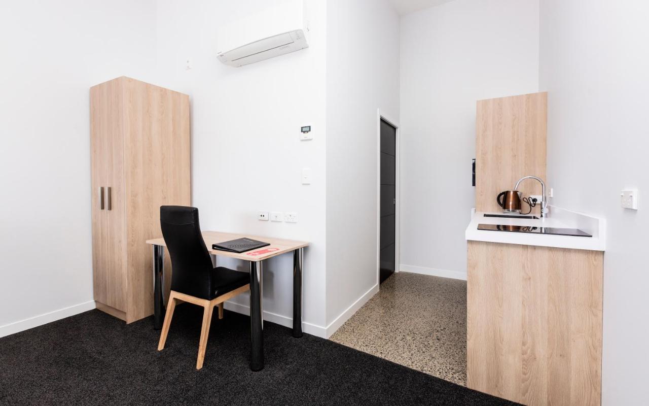 Studio with Spa Bath,725993218:JPEG