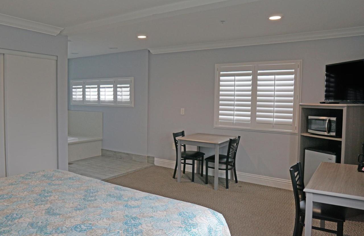 King Room with Spa Bath - Harbor View