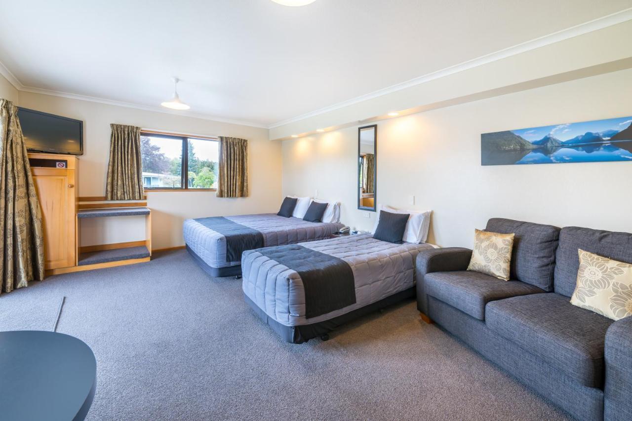 Studio-Non Lake View,746685986:JPEG