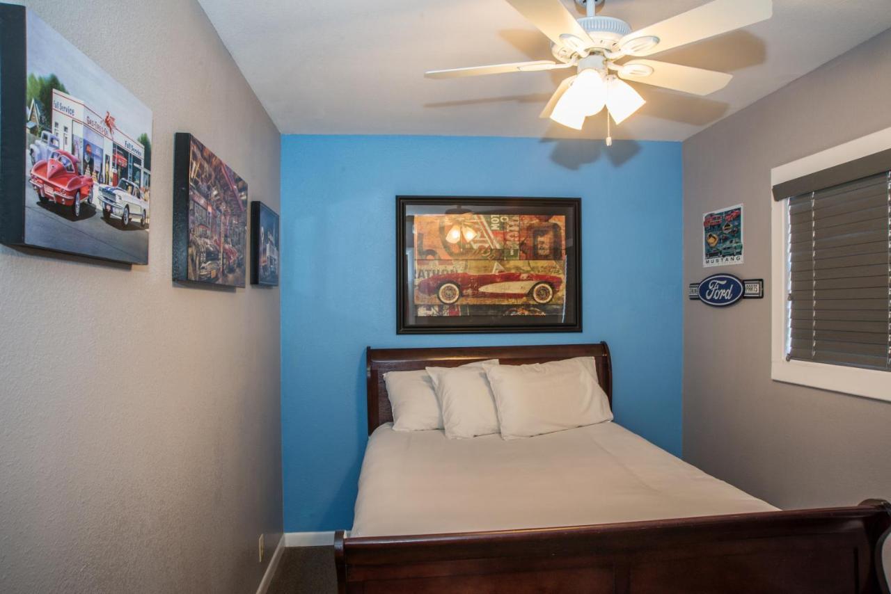 Standard Queen Room