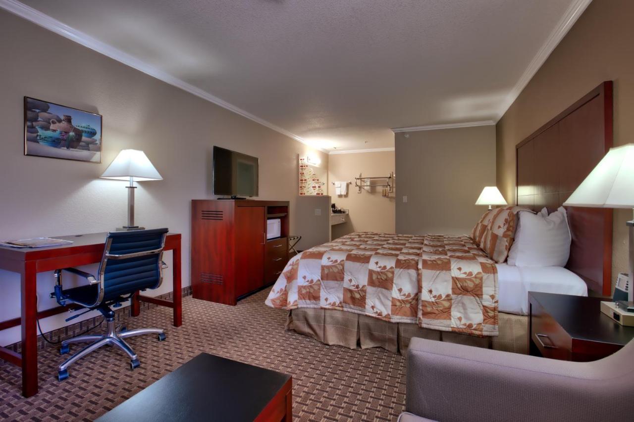 King Room with Mountain View