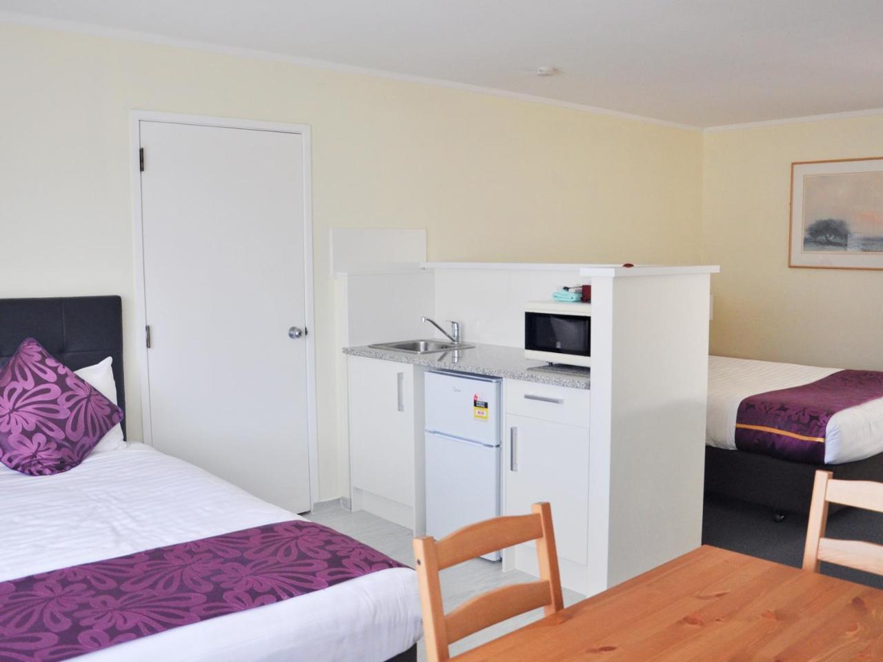 Queen Room with Two Queen Beds - Upstairs