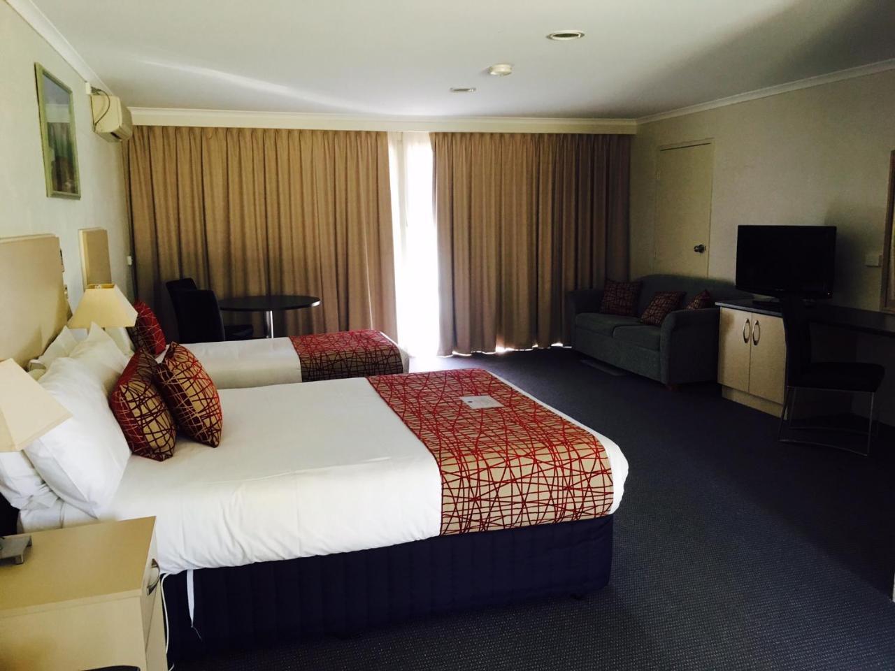 Deluxe Queen Room