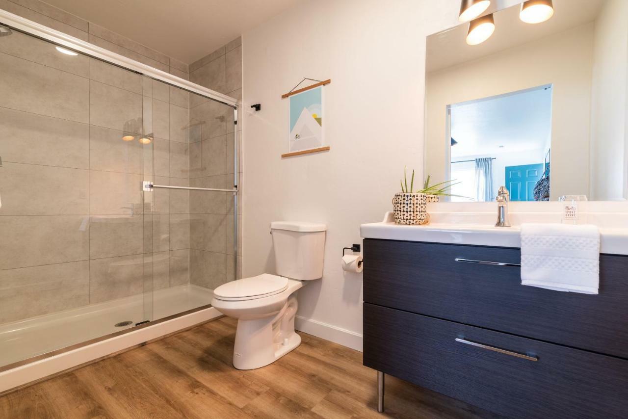 Deluxe Queen Suite