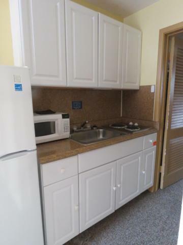 Two Room Suite with Kitchenette King Bed,812128095:JPEG