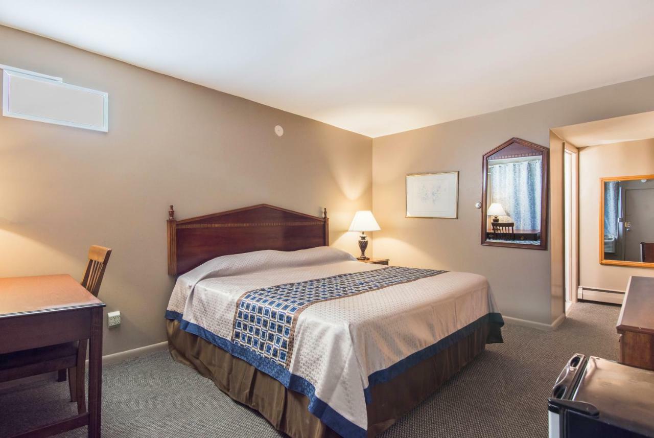 Double Room with Two Double Beds - Non-Smoking