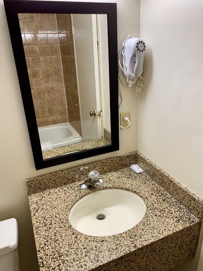 Queen Room - Non-Smoking,830688482:JPEG