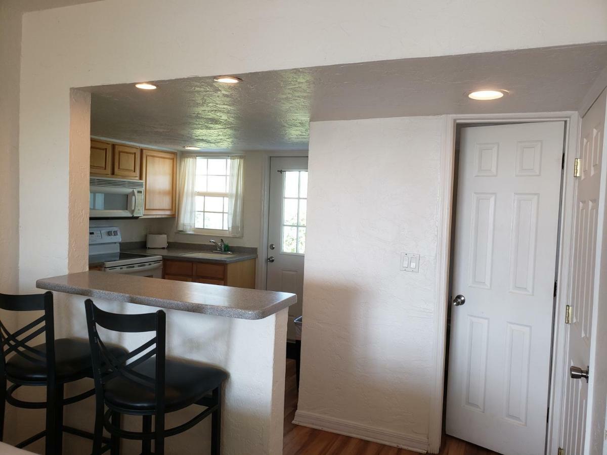 Premium Studio with Two Queen Beds, Full Kitchen and Patio,831581210:JPEG