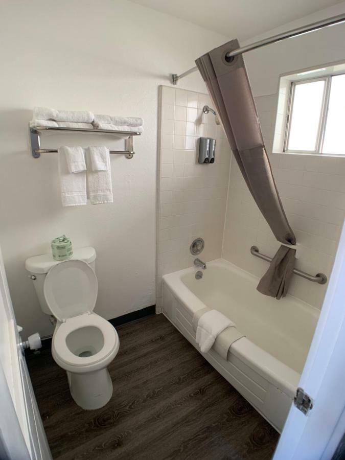 Triple Room with Three Queen Beds
