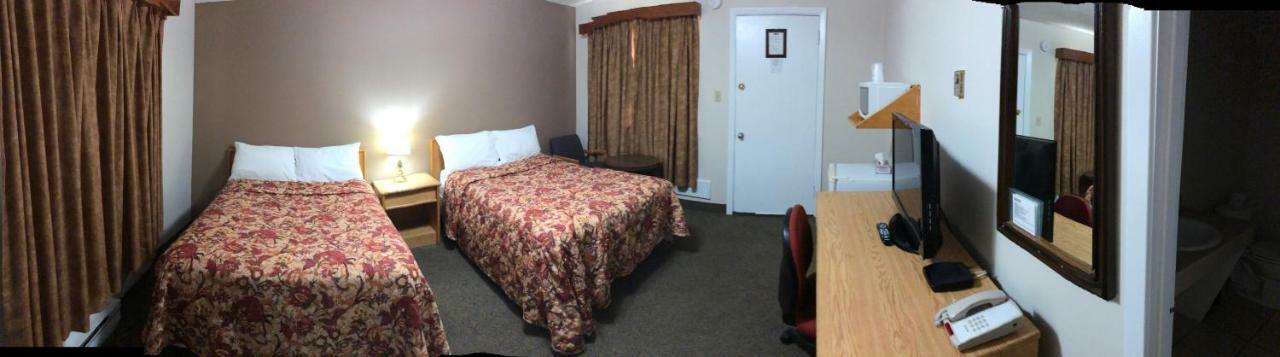 Double Room Two Double Beds Non-Smoking,185589039:JPEG