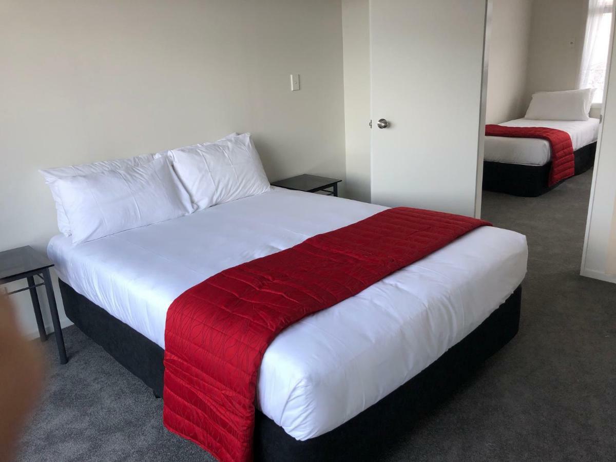 One-Bedroom Apartment,886487797:JPEG