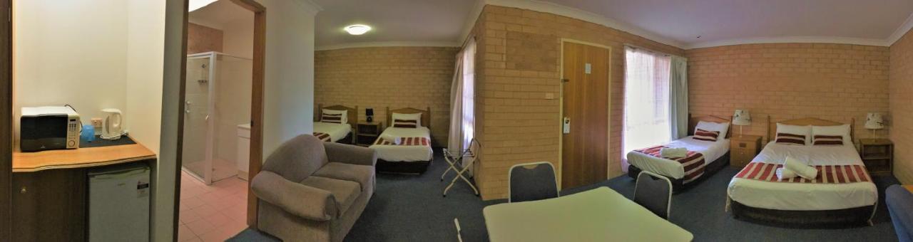 Family for 5,933725896:JPEG