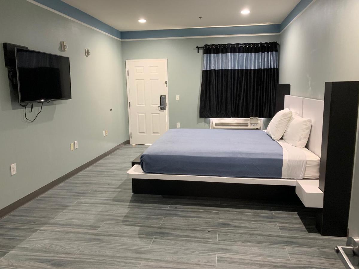 King Room - Non-Smoking