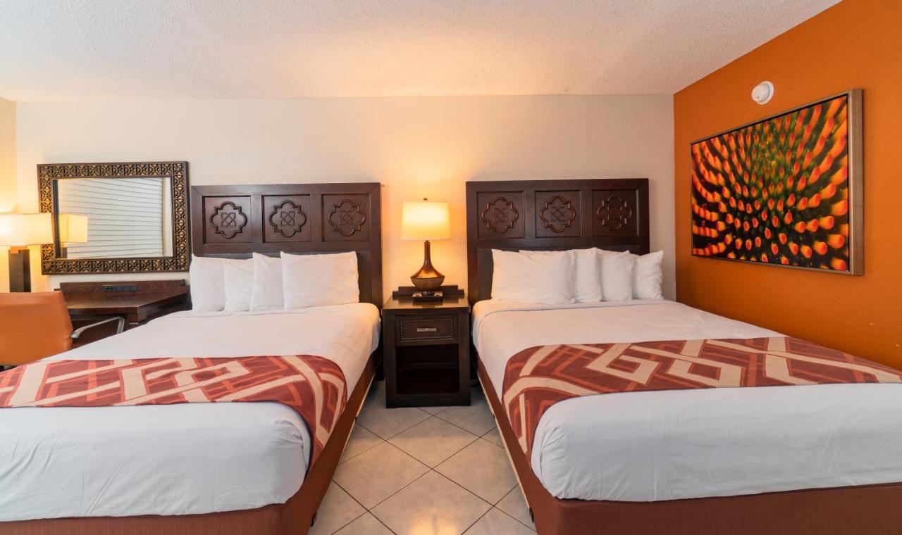 Deluxe Queen Room