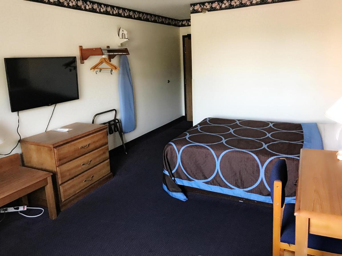 Queen Room - Non-Smoking