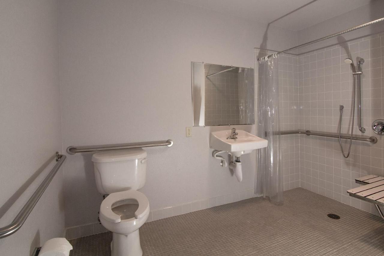 Queen Room - Disability Access
