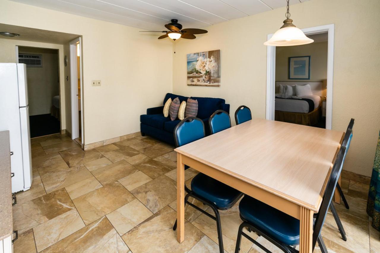 Triple Room with Pool View