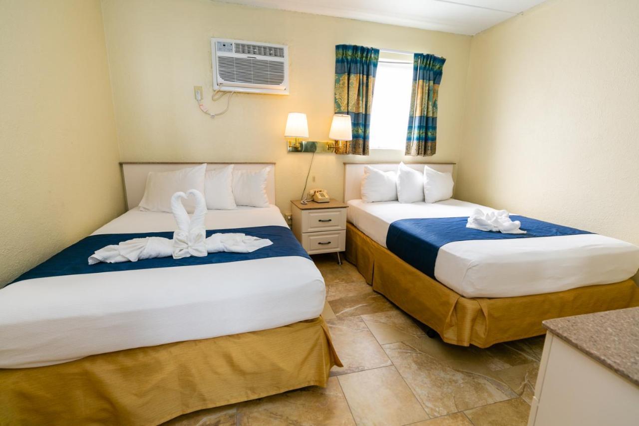 Double Room with Pool View