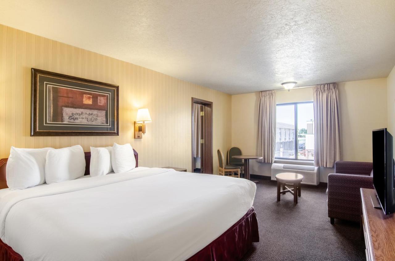 Executive Suite with Two King Beds