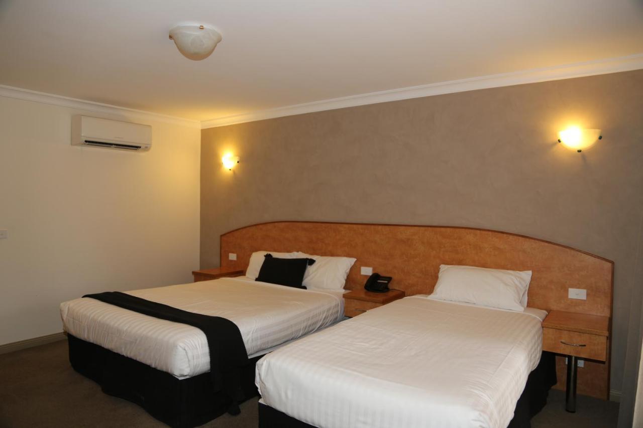 Twin Room with Pool View