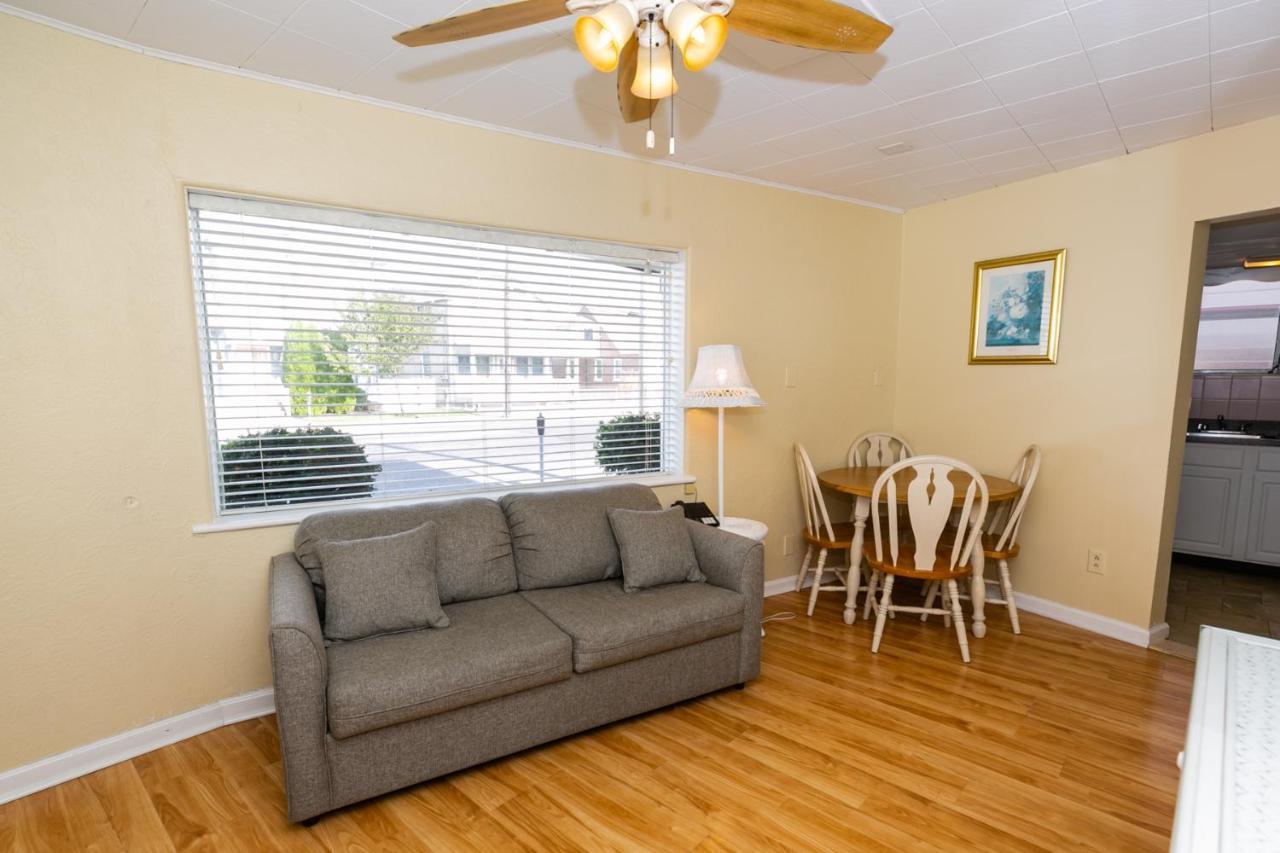 Queen Room,966753514:JPEG