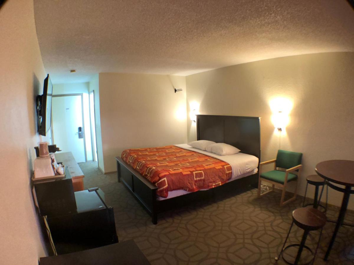 King Room with Mountain View
