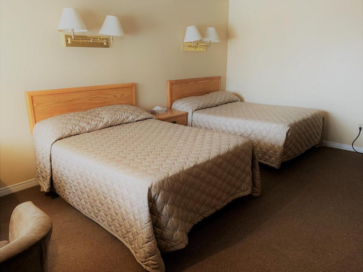 Double Room Two Double Beds Lower Floor,682633218:JPEG