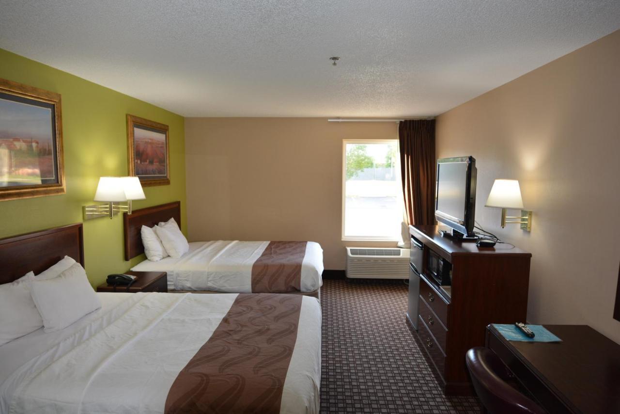 Standard Queen Room
