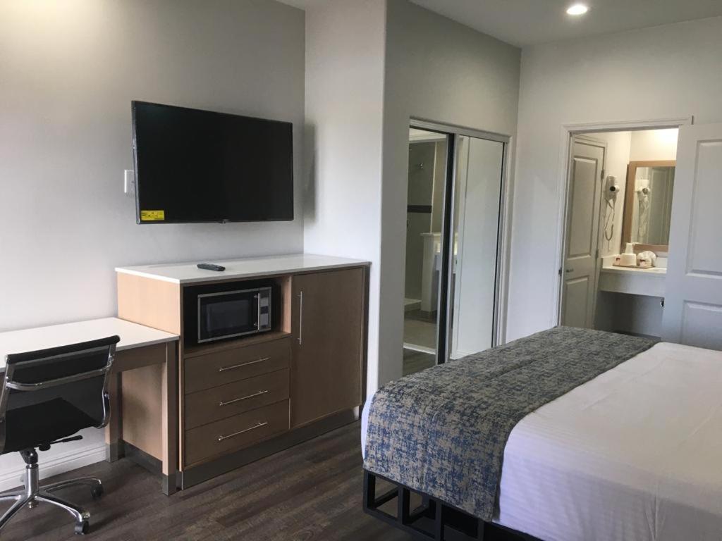 Deluxe King Room Upstairs