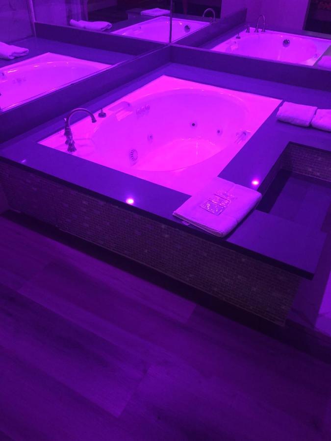 King Room with Spa Bath