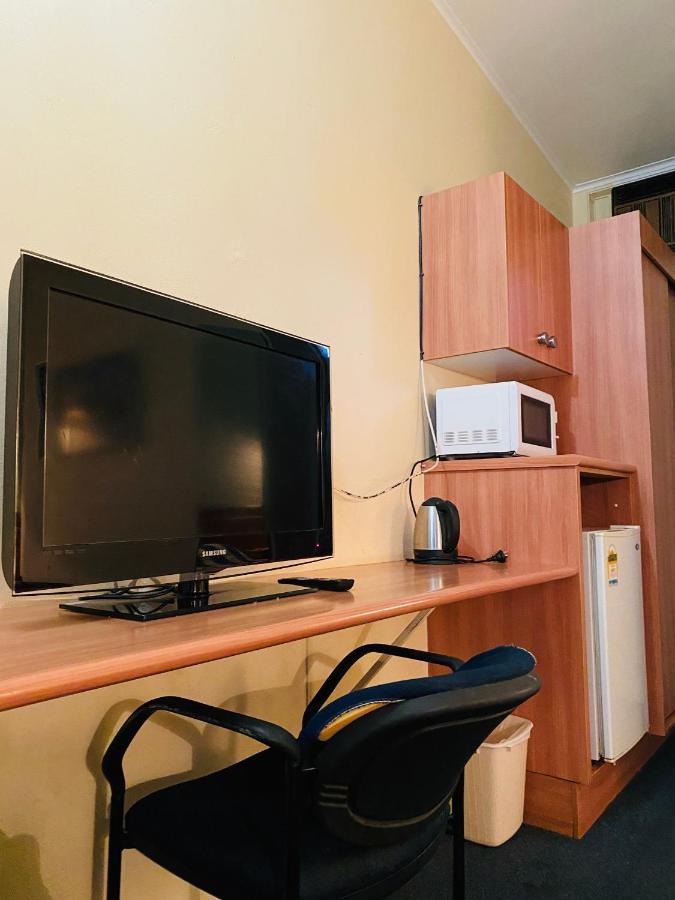 Large Family Room,997191234:JPEG