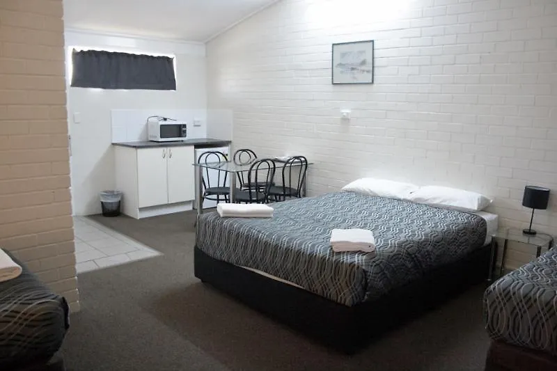 The Plains Motor Inn-1
