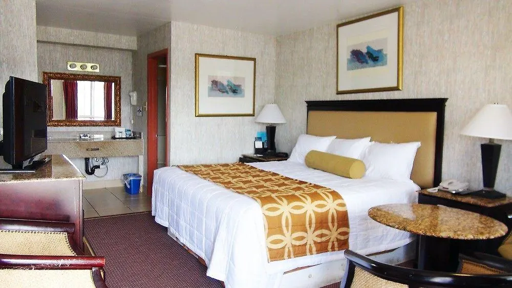 Travelodge By Wyndham Atlantic City-1