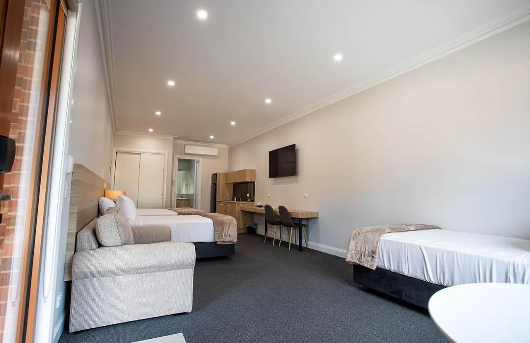 Red Waratah Accommodation-1