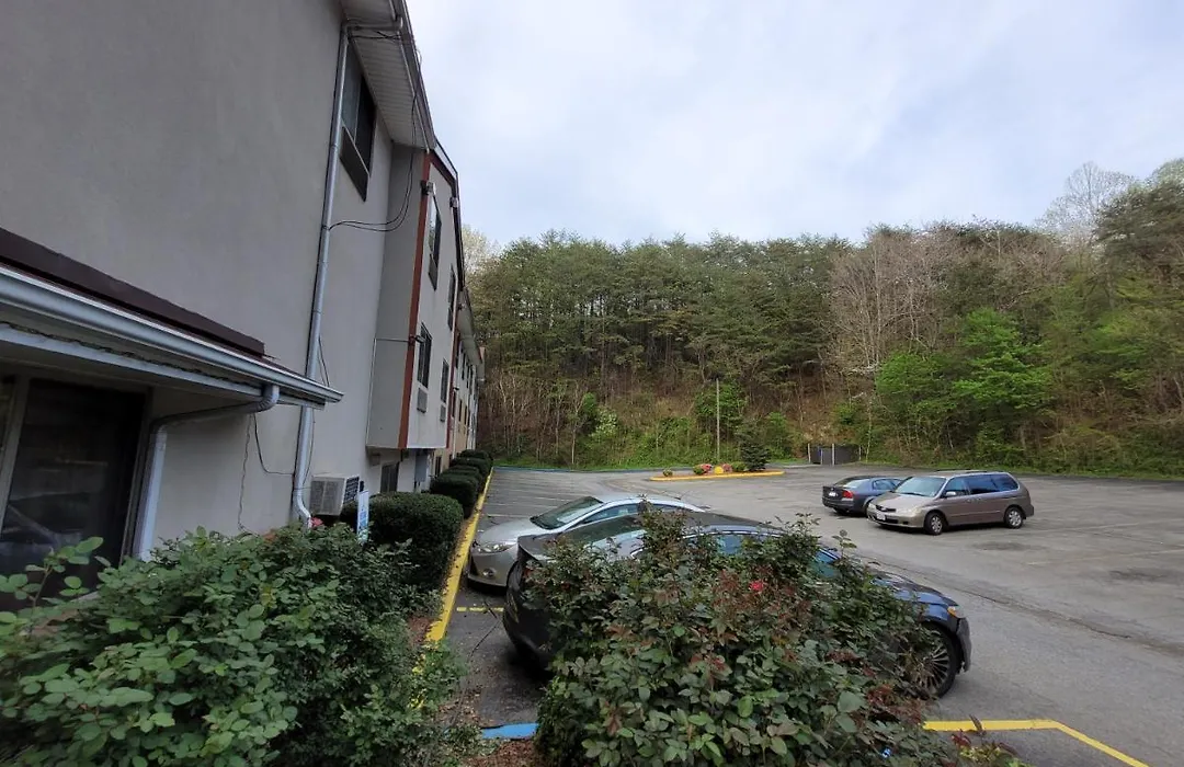 Raceway Inn-1