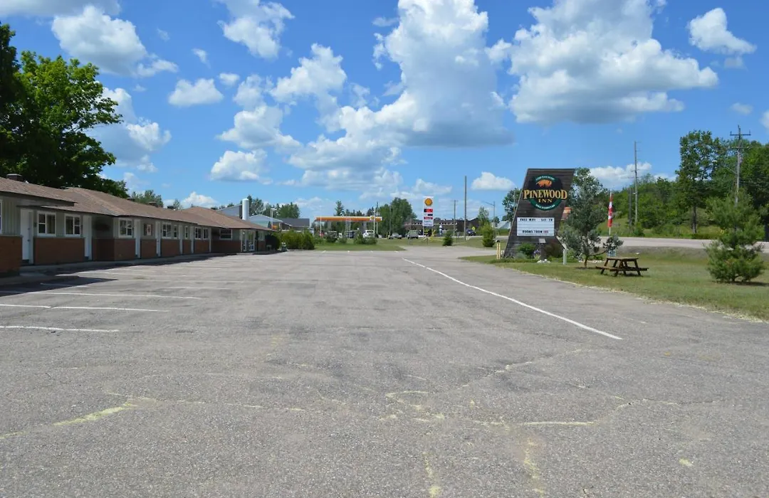 Pinewood Inn-1