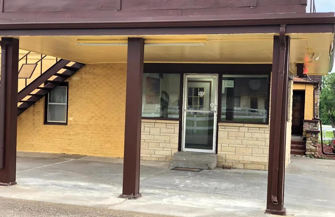 Budget Host Inn - Emporia-1