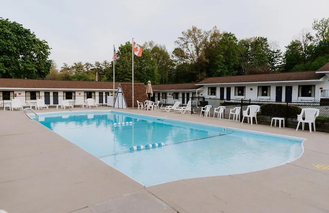 Blue Moon Motel-1
