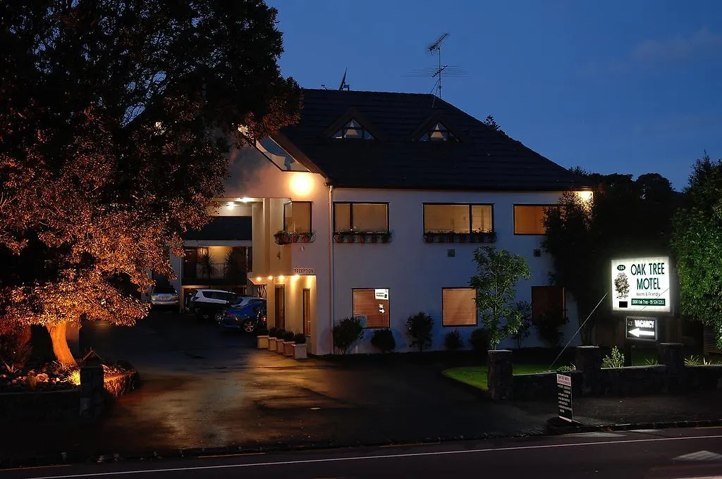 Oaktree Motel-1