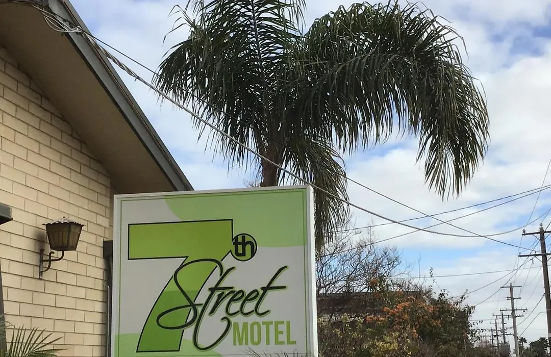 7Th Street Motel-1