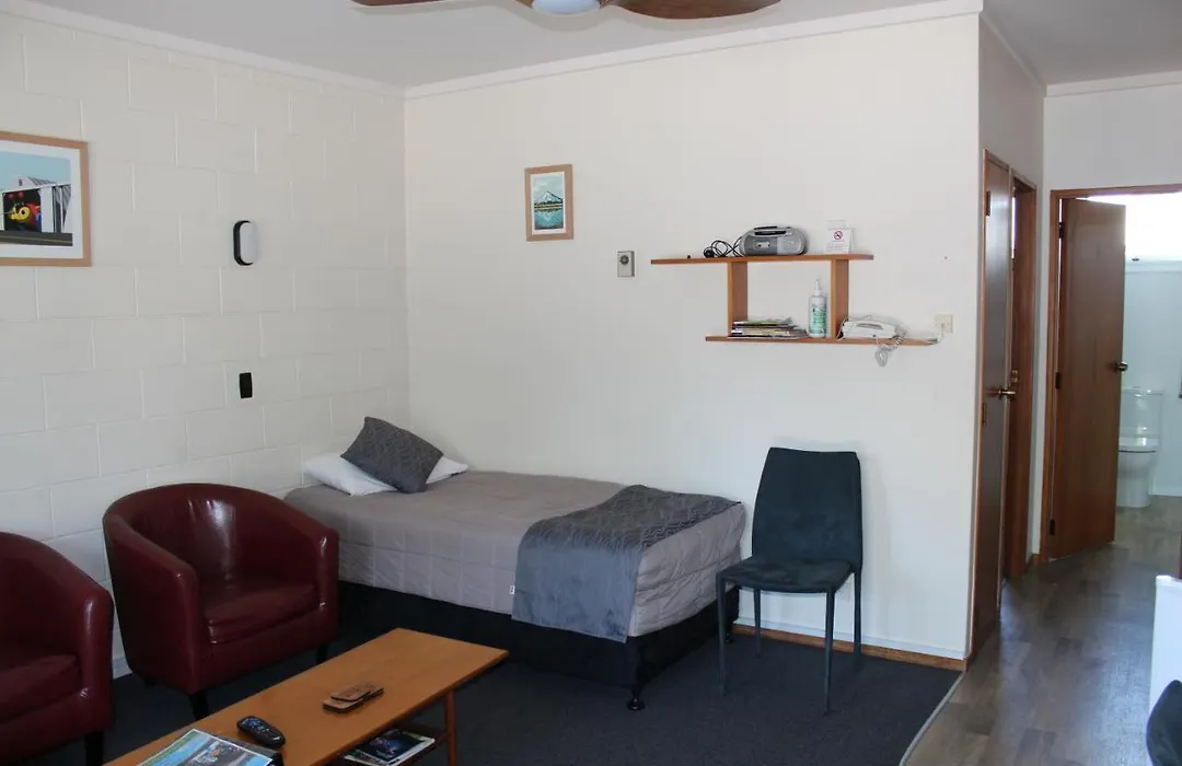 Elmore Lodge Motel-1