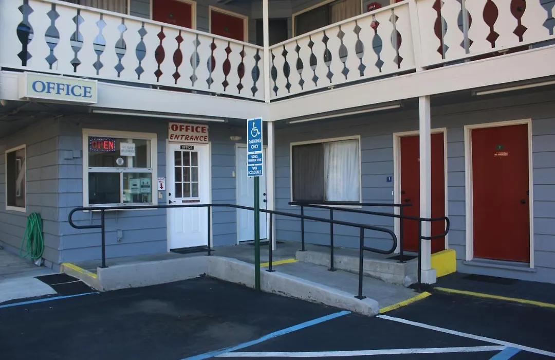 Thunderchief Inn-1