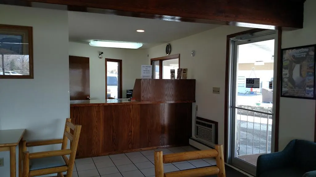 A Wyoming Inn-1