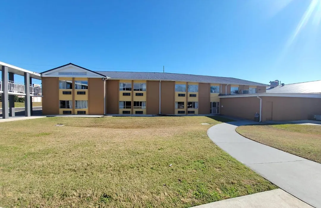 Executive Inn & Suites-1