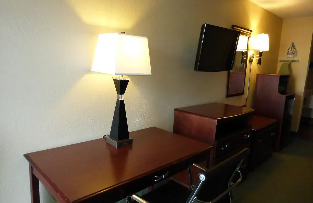 Red Roof Inn & Suites Cleveland, Tn-1